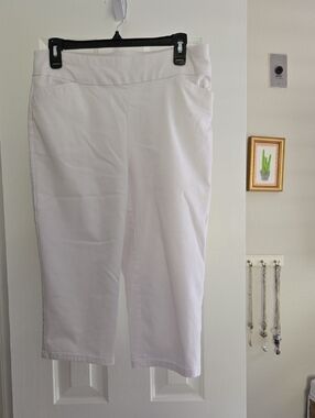 croft & barrow White Pull-On Crop Capris